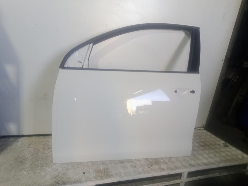 Recambio de puerta delantera izquierda para volkswagen golf vi (5k1) 1.6 tdi referencia OEM IAM  BLANCO 
