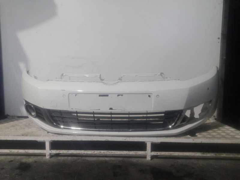 Recambio de paragolpes delantero para volkswagen golf vi (5k1) 1.6 tdi referencia OEM IAM  BLANCO 