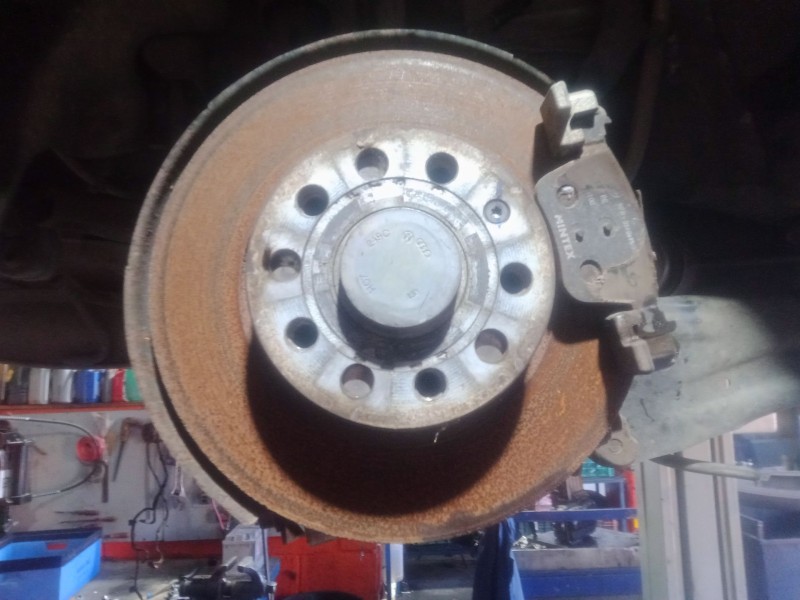 Recambio de mangueta trasera derecha para audi a3 limousine (8vs, 8vm) 1.4 tsi referencia OEM IAM   