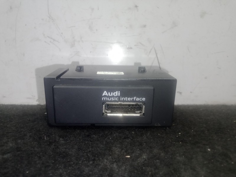 Recambio de modulo electronico para audi a3 limousine (8vs, 8vm) 1.4 tsi referencia OEM IAM 8V0035736 USB - MMI 