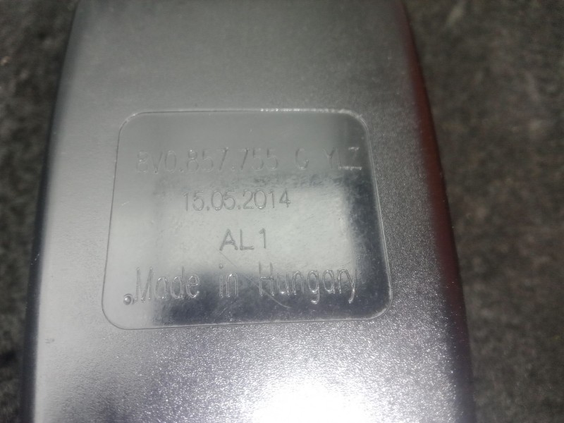 Recambio de enganche cinturon delantero izquierdo para audi a3 limousine (8vs, 8vm) 1.4 tsi referencia OEM IAM 8V0857755G  