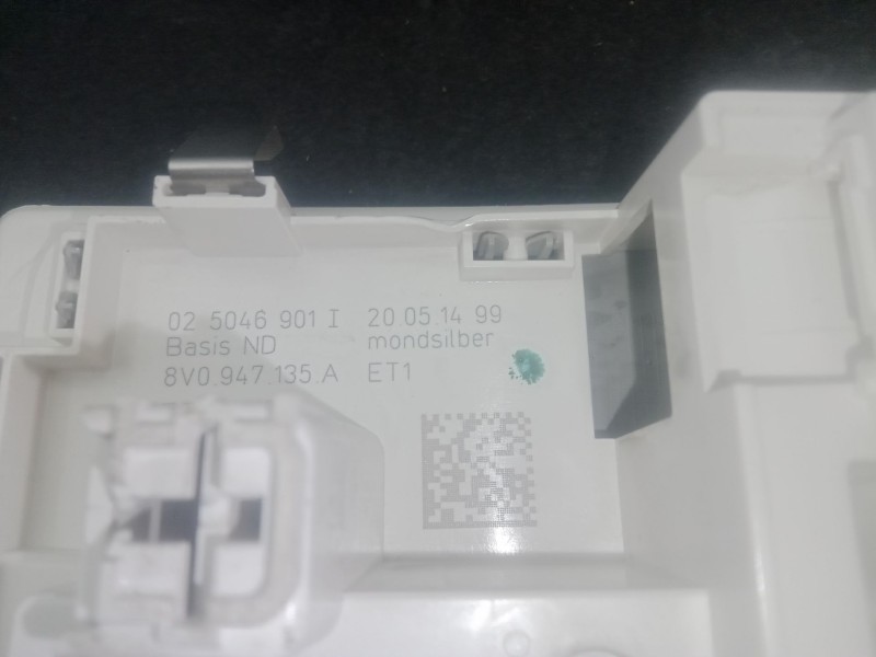 Recambio de luz interior para audi a3 limousine (8vs, 8vm) 1.4 tsi referencia OEM IAM 8V0947135A  