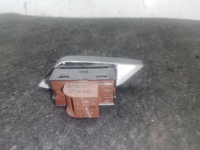 Recambio de mando cierre centralizado para audi a3 limousine (8vs, 8vm) 1.4 tsi referencia OEM IAM 8V1962107  