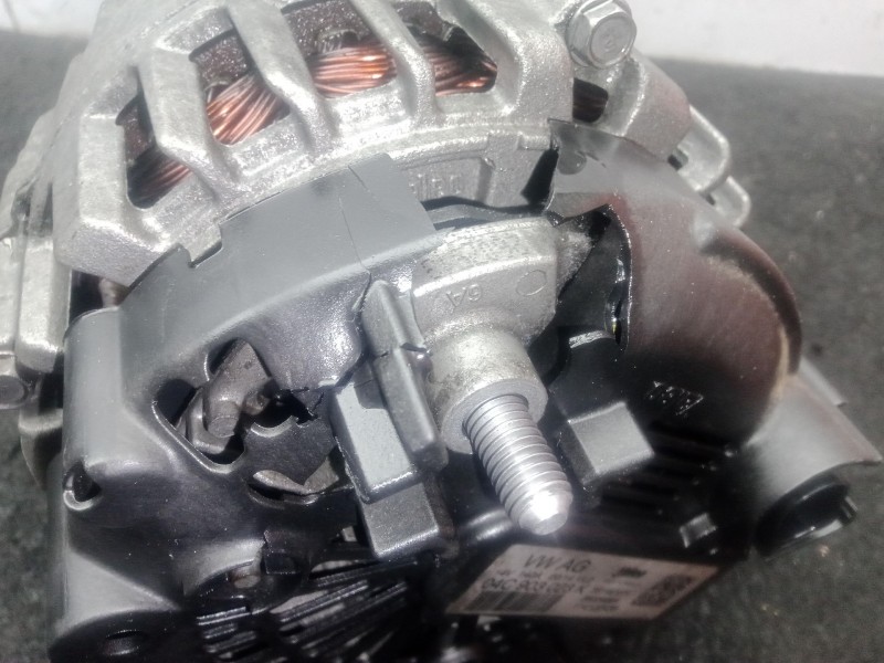 Recambio de alternador para audi a3 limousine (8vs, 8vm) 1.4 tsi referencia OEM IAM 04C903023K - TG14C071 VALEO 