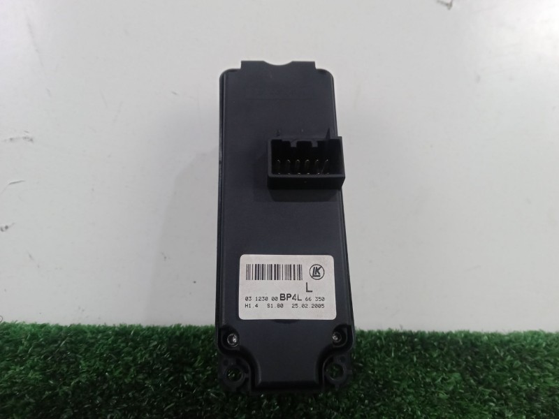 Recambio de mando elevalunas delantero izquierdo para mazda 3 (bk) 1.6 di turbo referencia OEM IAM   