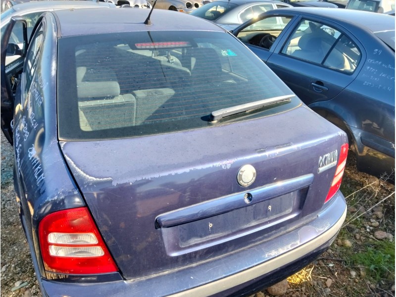 Recambio de porton trasero para skoda octavia berlina (1u2) 1.6 referencia OEM IAM   