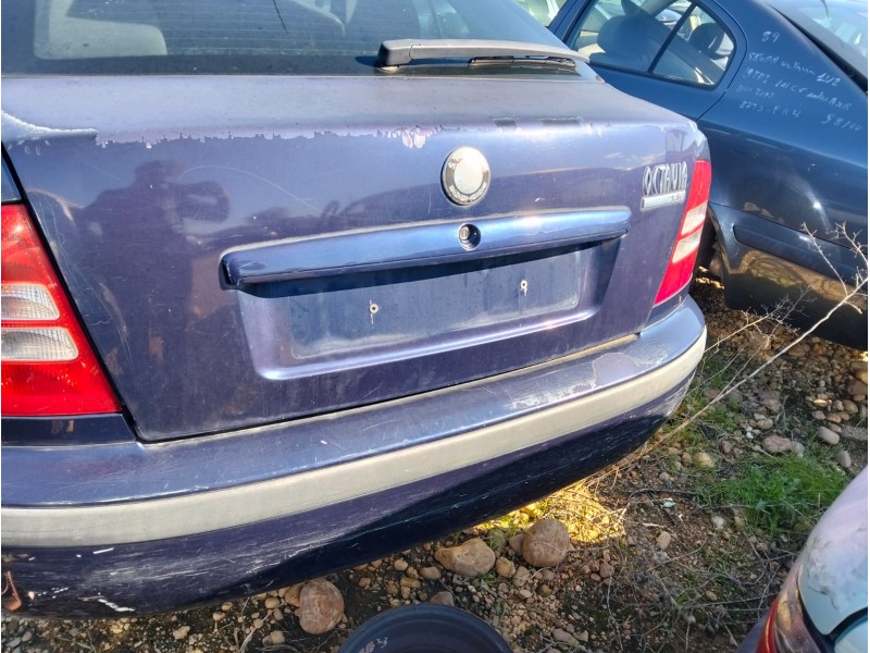 Recambio de porton trasero para skoda octavia berlina (1u2) 1.6 referencia OEM IAM   