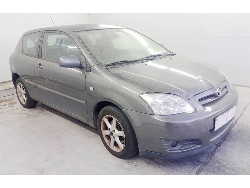 toyota corolla (_e12_) del año 2004