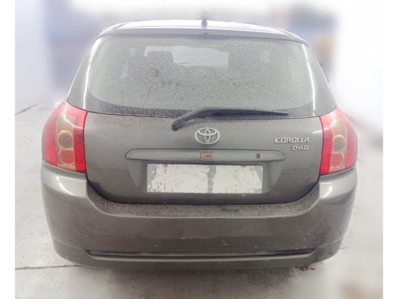 toyota corolla (_e12_) del año 2004