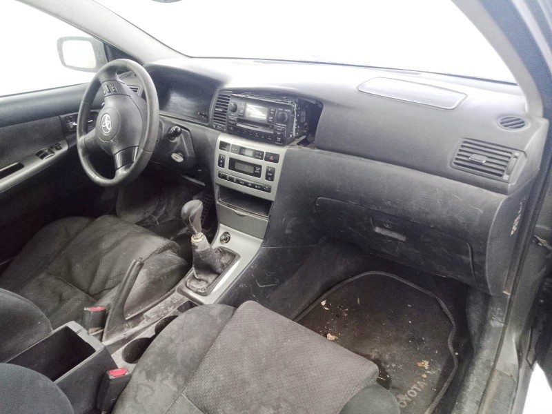 toyota corolla (_e12_) del año 2004