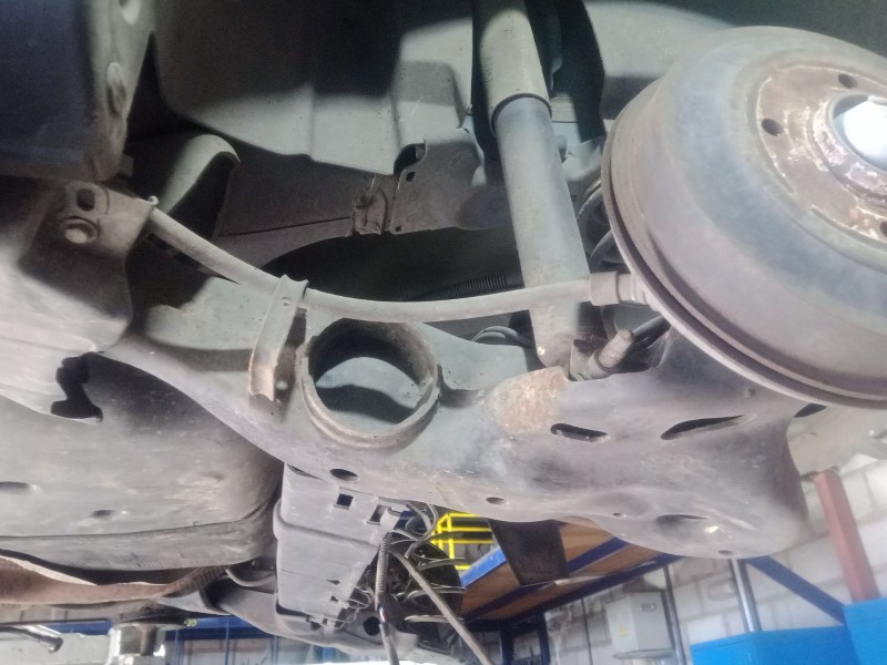 Recambio de puente trasero para citroën c4 cactus 1.5 bluehdi 100 referencia OEM IAM   