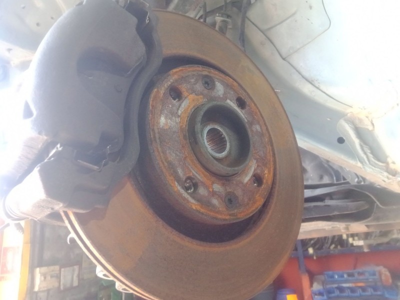 Recambio de mangueta delantera izquierda para citroën c4 cactus 1.5 bluehdi 100 referencia OEM IAM   