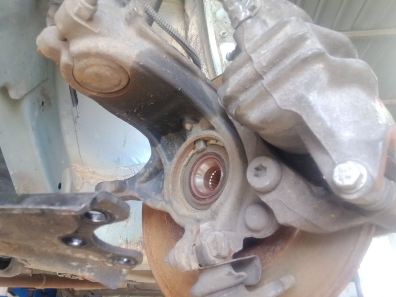 Recambio de mangueta delantera izquierda para citroën c4 cactus 1.5 bluehdi 100 referencia OEM IAM   