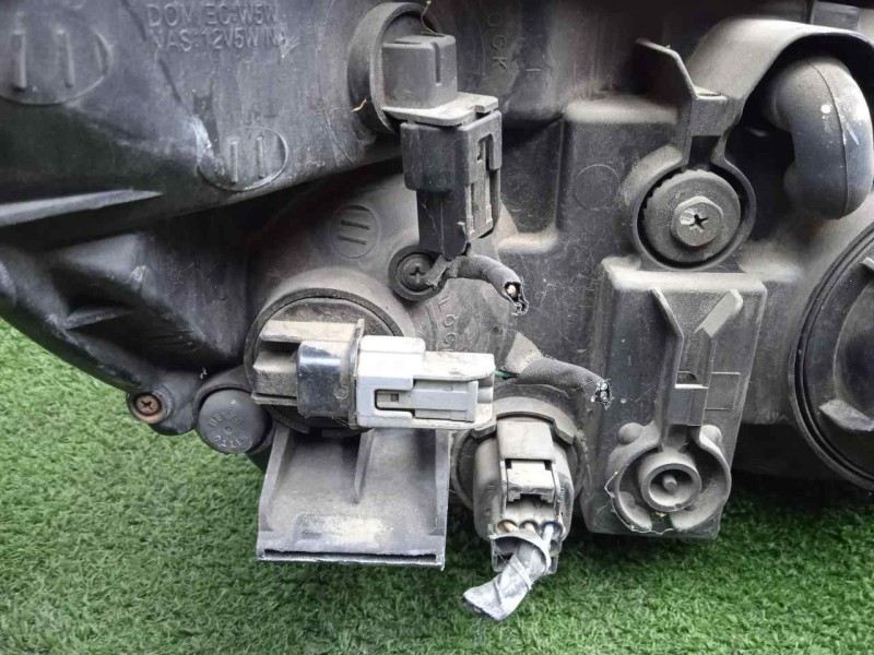 Recambio de faro izquierdo para kia cerato 1.6 crdi referencia OEM IAM SINREFERENCIA 07-09 
