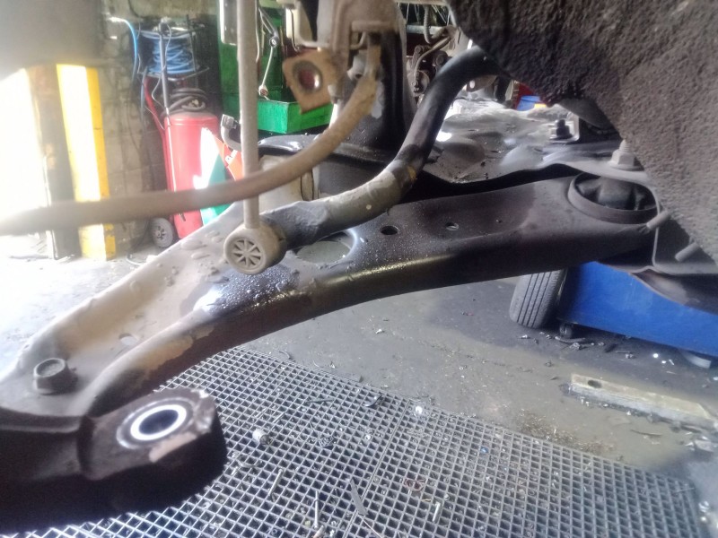 Recambio de brazo suspension inferior delantero izquierdo para hyundai i30 (gd) 1.4 crdi referencia OEM IAM   