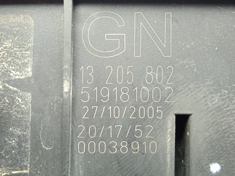 Recambio de caja reles / fusibles para opel vectra c (z02) 1.9 cdti (f69) referencia OEM IAM 13205802 - 519181002  