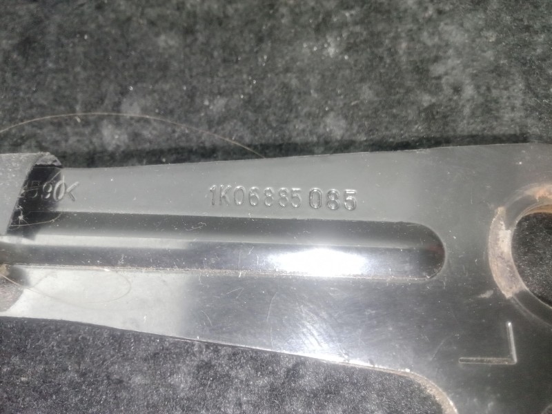 Recambio de enganche cinturon delantero izquierdo para hyundai ix35 (lm, el, elh) 1.7 crdi referencia OEM IAM 1K06885085  