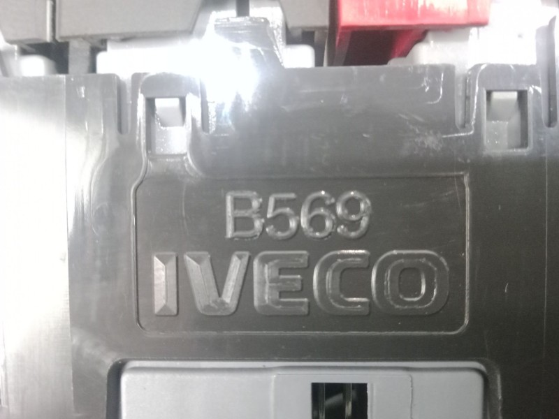 Recambio de warning para iveco daily vi furgoneta 33s14, 35s14, 35c14 referencia OEM IAM B569 - 5801655079 14.PINES - MULTIFUNCI
