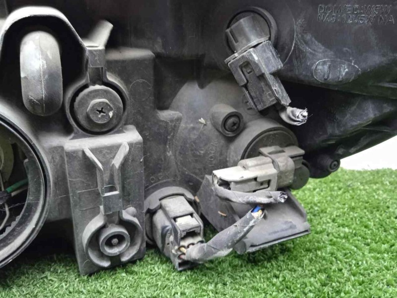 Recambio de faro derecho para kia cerato 1.6 crdi referencia OEM IAM SINREFERENCIA 07-09 