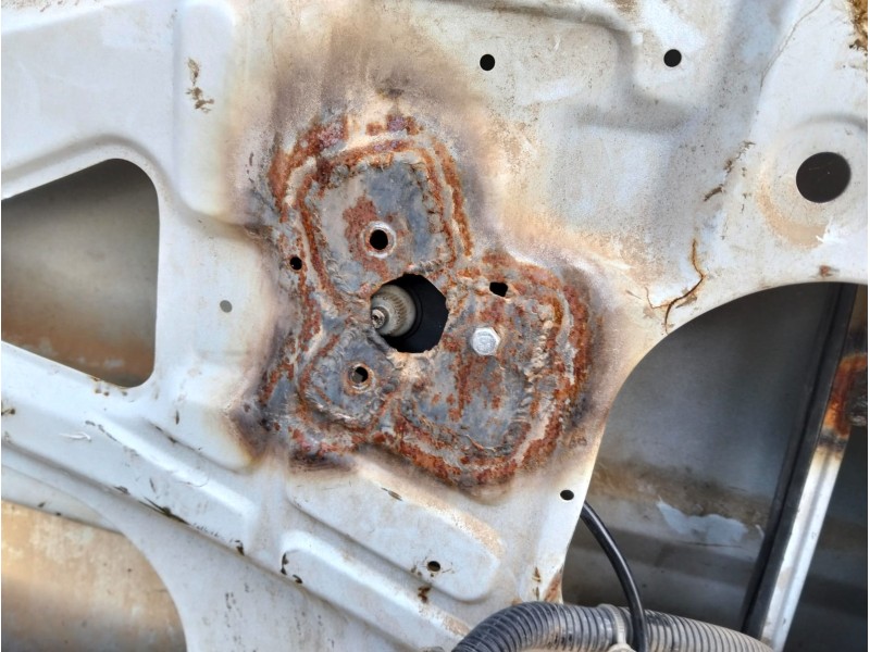 Recambio de puerta delantera izquierda para nissan terrano ii (r20) 2.7 tdi 4wd referencia OEM IAM   