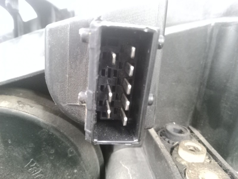 Recambio de faro derecho para peugeot 307 (3a/c) 1.6 hdi 110 referencia OEM IAM  HALOGENO VALEO