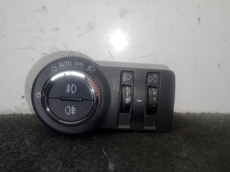 Recambio de interruptor luces para opel insignia a (g09) 2.0 cdti (68) referencia OEM IAM 13268702  