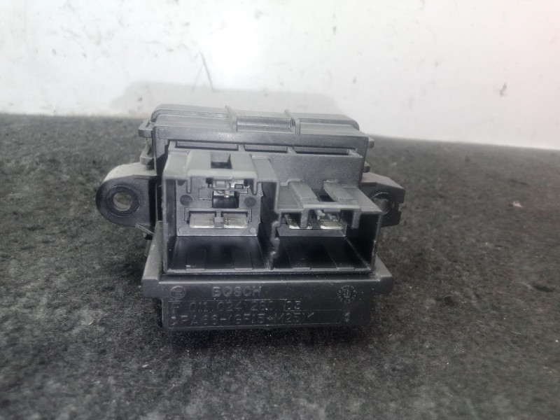 Recambio de resistencia calefaccion para opel insignia a (g09) 2.0 cdti (68) referencia OEM IAM 13503201 - F011500056 BOSCH 