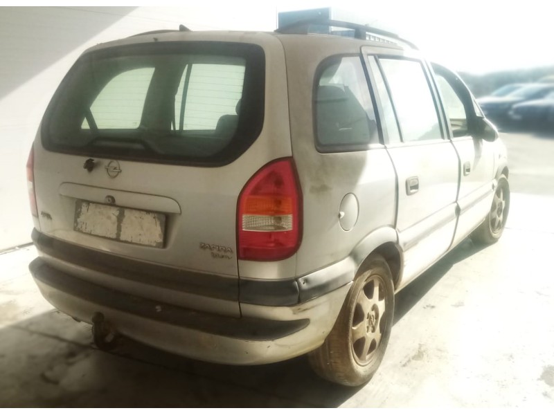 opel zafira a del año 2000