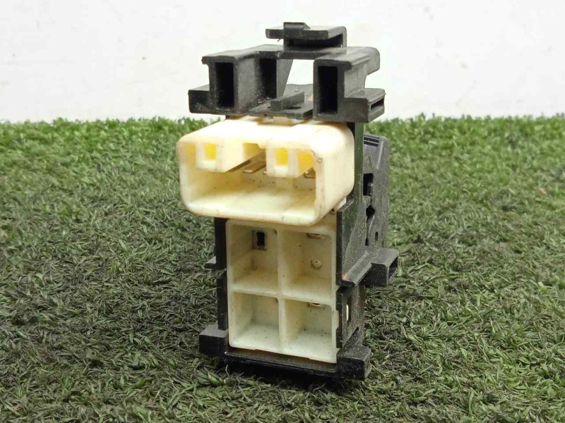 Recambio de mando elevalunas delantero derecho para toyota yaris 1.4 turbodiesel cat referencia OEM IAM   