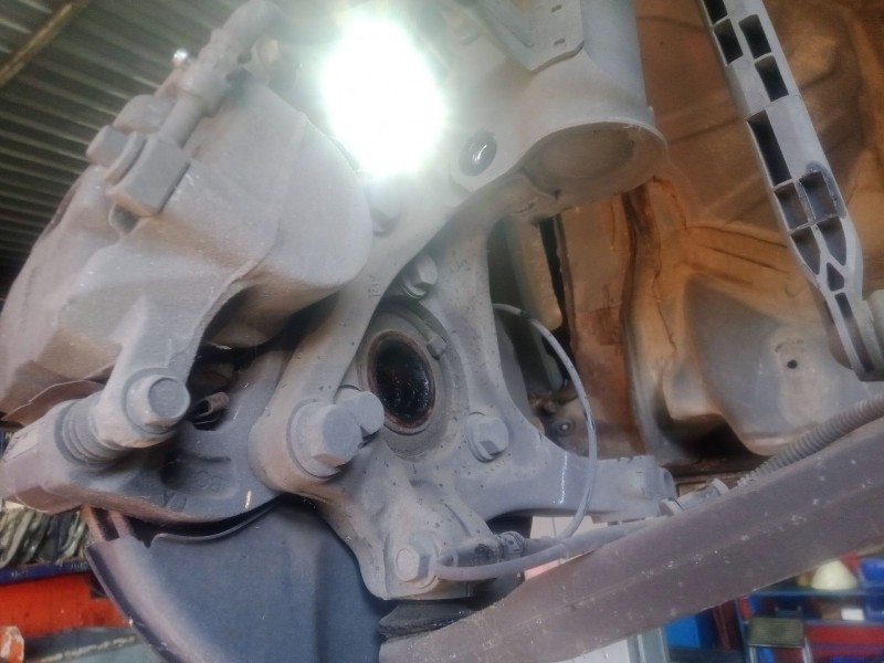 Recambio de mangueta delantera derecha para opel insignia a (g09) 2.0 cdti (68) referencia OEM IAM   