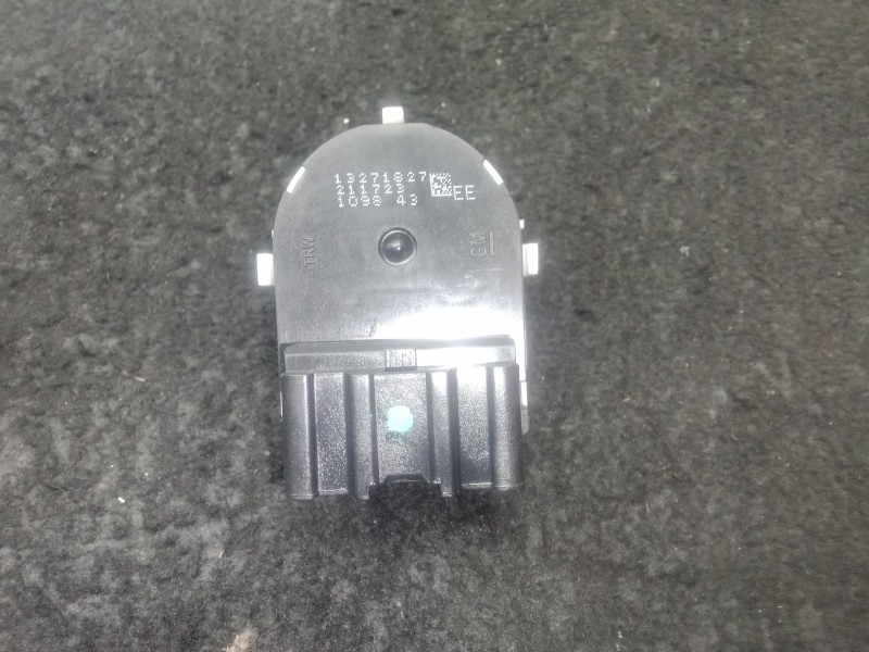 Recambio de mando retrovisor para opel insignia a (g09) 2.0 cdti (68) referencia OEM IAM 13271827 TRW 