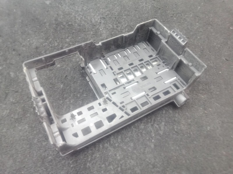 Recambio de caja reles / fusibles para opel insignia a (g09) 2.0 cdti (68) referencia OEM IAM 13358922  