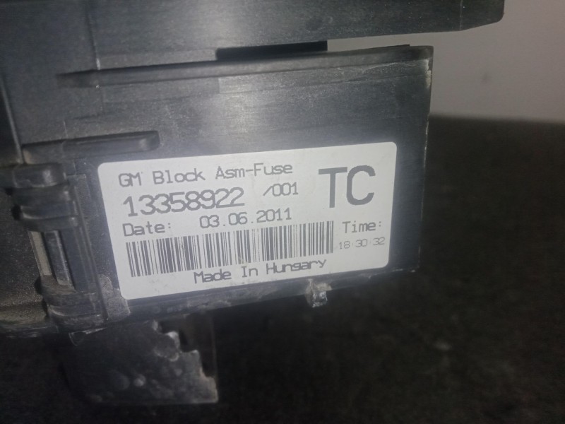 Recambio de caja reles / fusibles para opel insignia a (g09) 2.0 cdti (68) referencia OEM IAM 13358922  