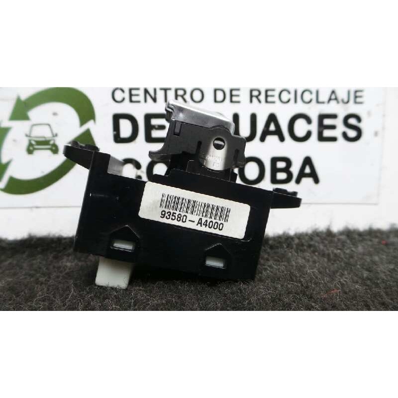 Recambio de mando elevalunas trasero izquierdo para kia carens ( ) 1.7 crdi cat referencia OEM IAM 93580A4000  