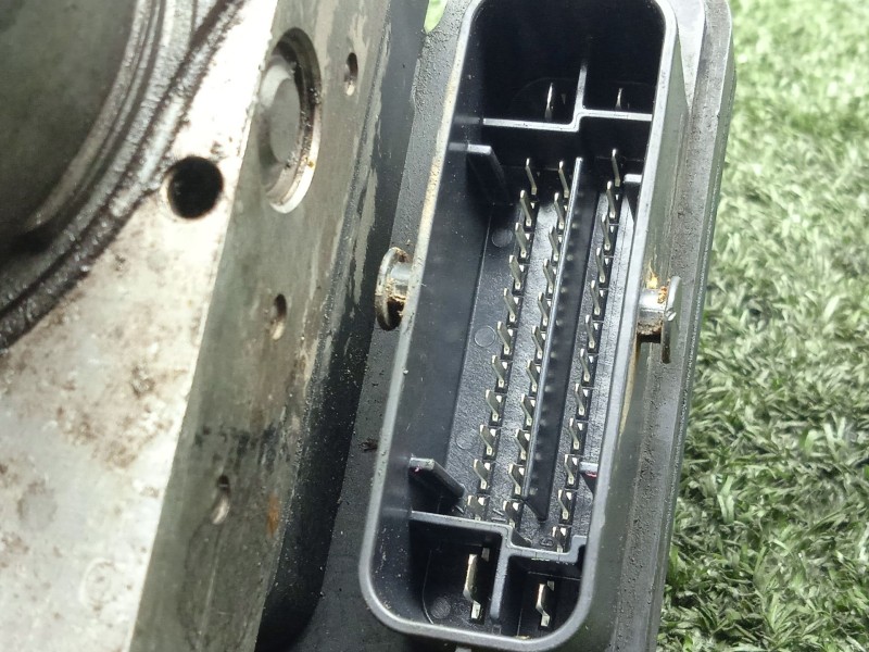 Recambio de abs para iveco daily vi furgoneta 33s14, 35s14, 35c14 referencia OEM IAM 2265106516 - 0265956519 - 5802268475  BOSCH