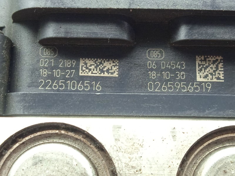 Recambio de abs para iveco daily vi furgoneta 33s14, 35s14, 35c14 referencia OEM IAM 2265106516 - 0265956519 - 5802268475  BOSCH