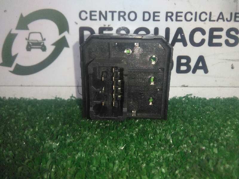 Recambio de mando retrovisor para kia sorento 2.5 crdi referencia OEM IAM SINREFERENCIA 7.PINES 