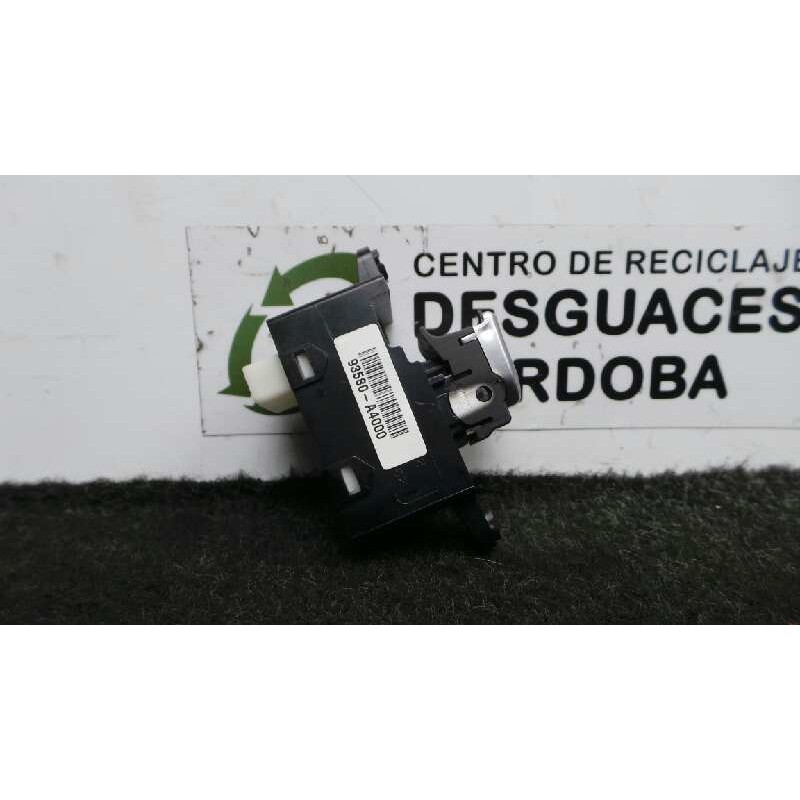 Recambio de mando elevalunas trasero derecho para kia carens ( ) 1.7 crdi cat referencia OEM IAM 93580A4000  