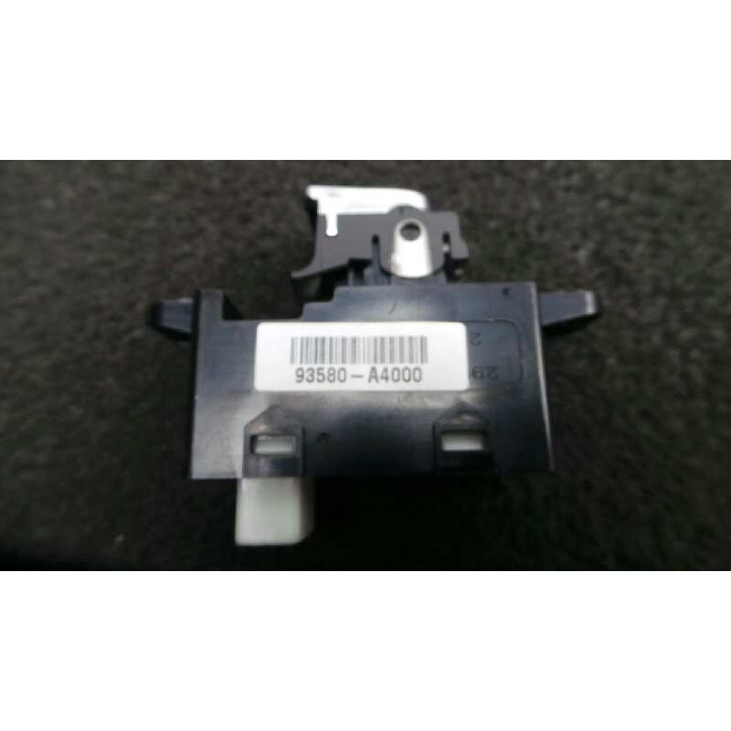 Recambio de mando elevalunas trasero derecho para kia carens ( ) 1.7 crdi cat referencia OEM IAM 93580A4000  