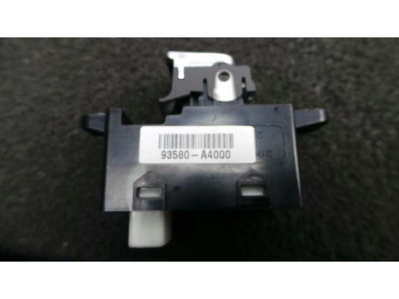 Recambio de mando elevalunas trasero derecho para kia carens ( ) 1.7 crdi cat referencia OEM IAM 93580A4000  