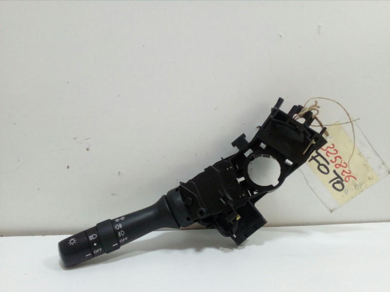 Recambio de mando luces para toyota yaris 1.4 turbodiesel cat referencia OEM IAM 17F001  PA6G730