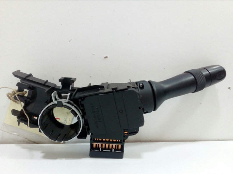 Recambio de mando luces para toyota yaris 1.4 turbodiesel cat referencia OEM IAM 17F001  PA6G730