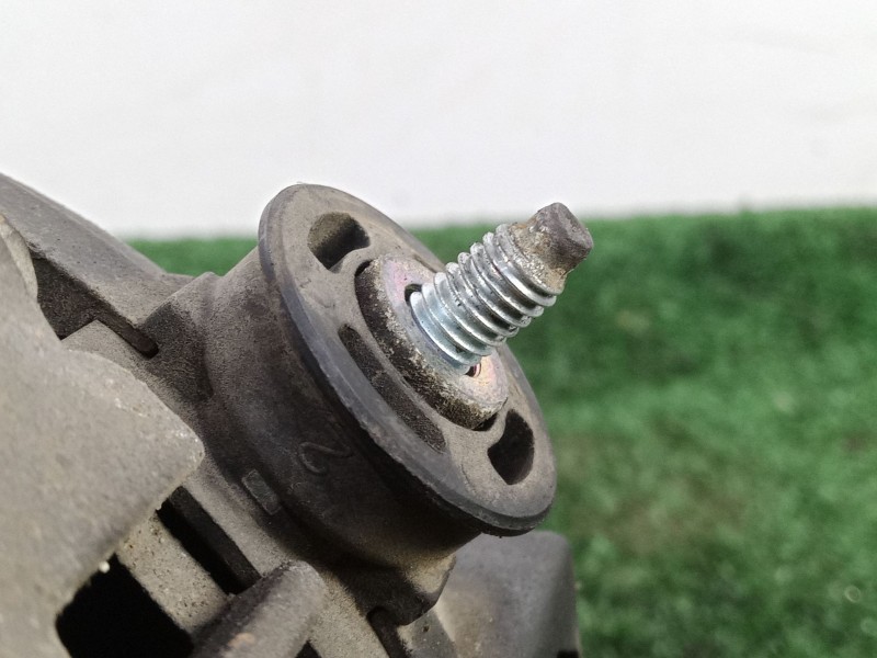 Recambio de alternador para toyota avensis (_t25_) 2.0 d-4d (adt250_) referencia OEM IAM 270600G01184 - 9664219452 100AH - POLEA