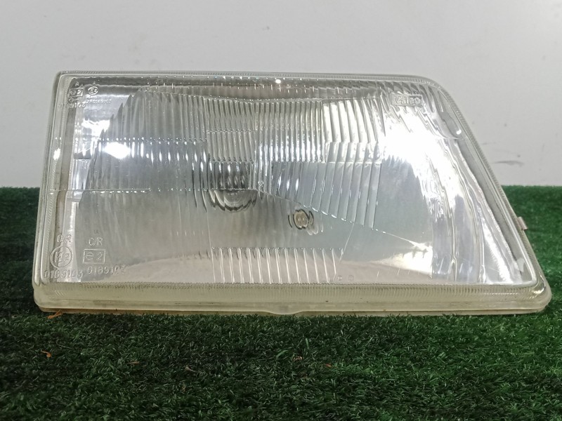 Recambio de faro derecho para peugeot 205 ii (20a/c) 1.4 referencia OEM IAM 084386 FOCO.EUROPEO VALEO