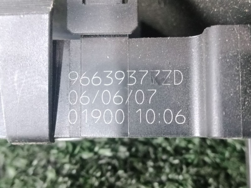 Recambio de mando elevalunas delantero derecho para citroën c4 picasso 2.0 hdi fap cat (rhr / dw10bted4) referencia OEM IAM 9663