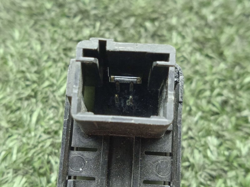 Recambio de mando elevalunas trasero derecho para peugeot 207 1.6 hdi referencia OEM IAM 96548609 4.PINES 