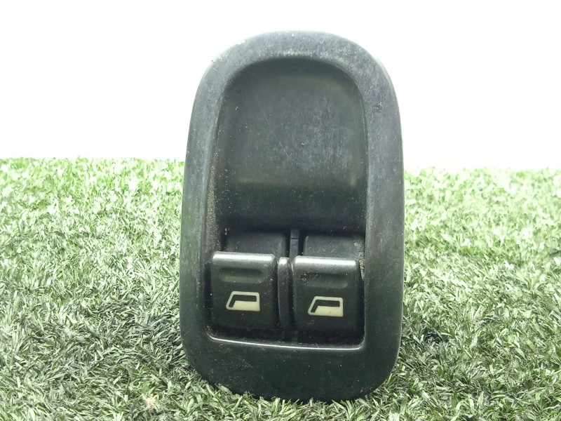 Recambio de mando elevalunas delantero izquierdo para peugeot 206 berlina 1.4 hdi referencia OEM IAM  2.BOTONES SIMPLE