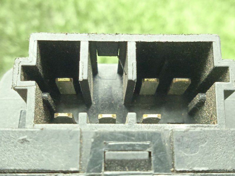 Recambio de mando elevalunas delantero izquierdo para peugeot 206 berlina 1.4 hdi referencia OEM IAM  2.BOTONES SIMPLE