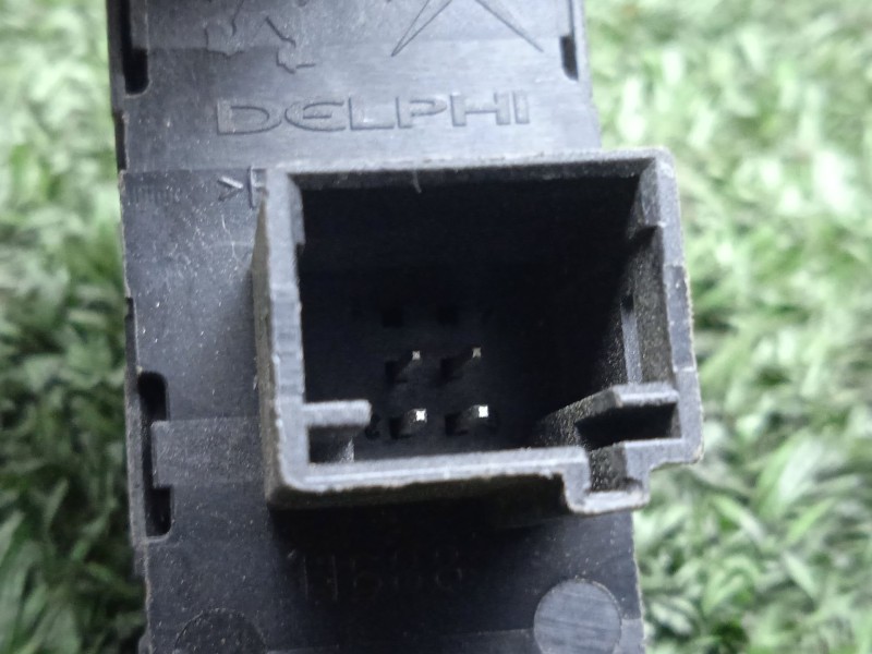 Recambio de mando elevalunas trasero derecho para peugeot 308 1.6 hdi fap cat (9hz / dv6ted4) referencia OEM IAM   