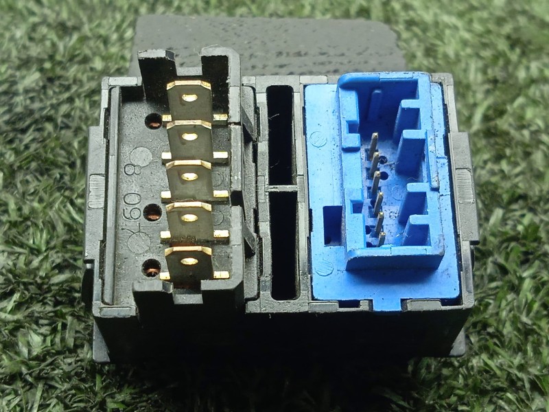 Recambio de mando elevalunas delantero izquierdo para peugeot 406 berlina (s1/s2) 2.1 turbodiesel cat referencia OEM IAM   